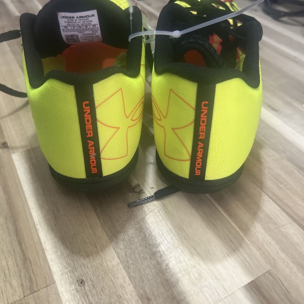 Under Armour Unisex Kick Distance 4 track spikes Men's11.5 - W13 - Picture 3 of 14